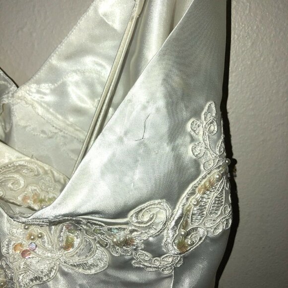 VICTORIA’S SECRET Ivory Satin Embroidered Lace Baby Doll Slip Y2K Sz M - Picture 4 of 13